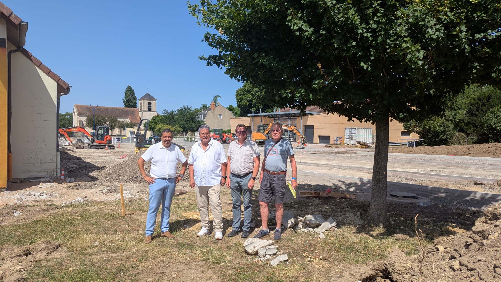 Lire la suite à propos de l’article Sermoise : une place de village plus verte se dessine !